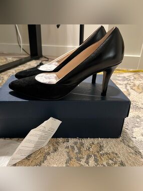 Cole Haan Black Pointed-Toe Mid Heel Pumps